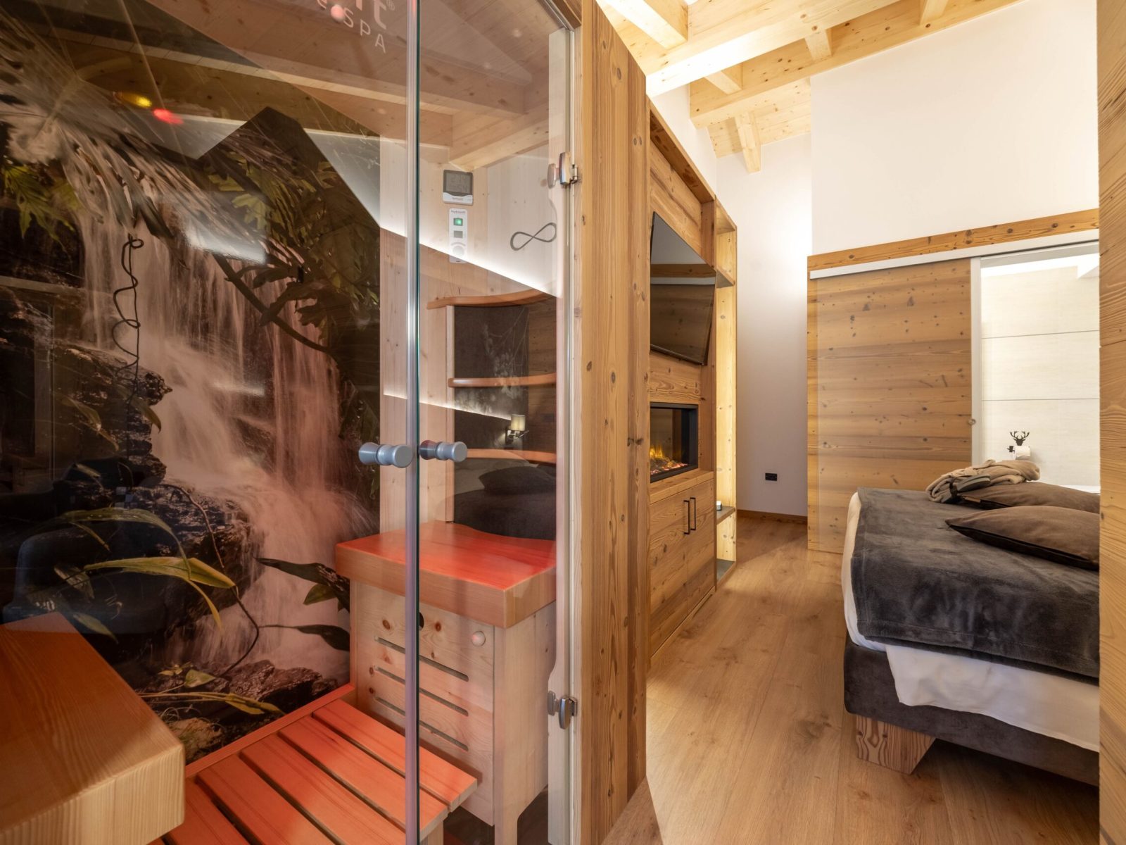 Romantic Dolomite Suite 4
