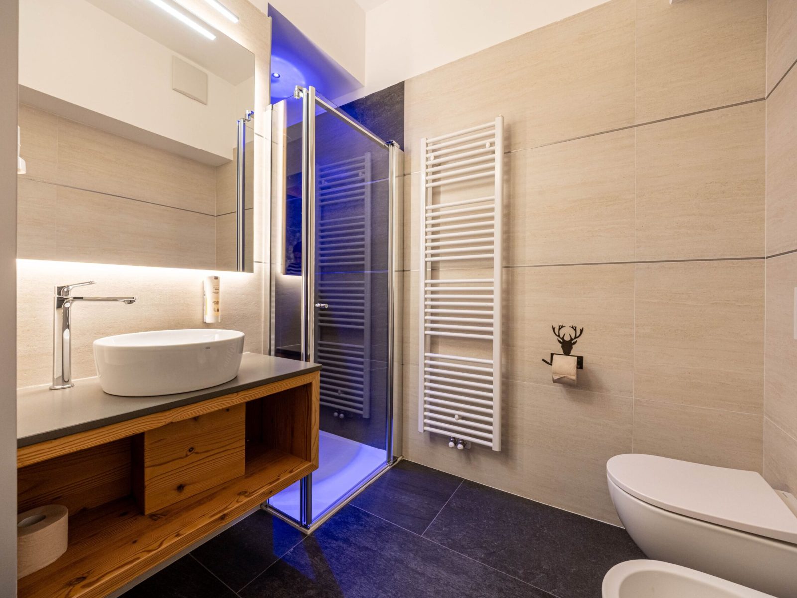 Romantic Dolomite Suite 7